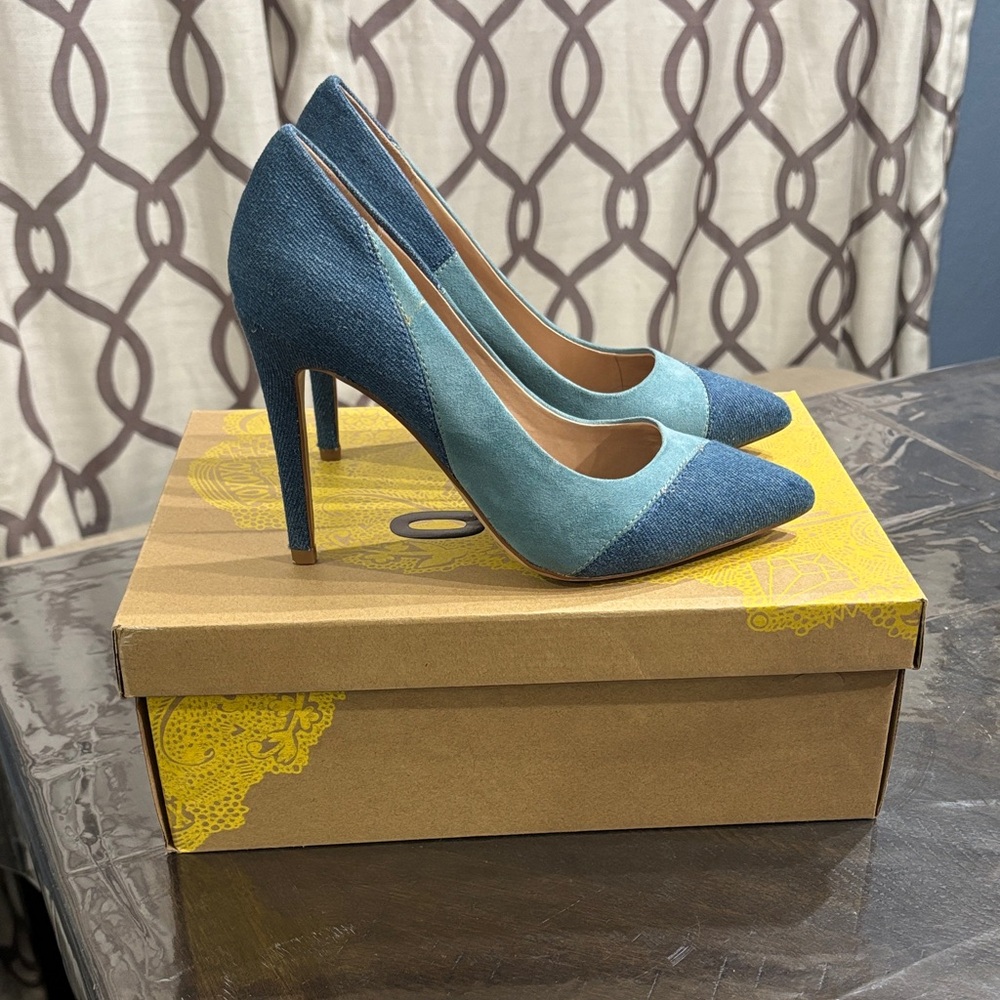 Mix No. 6 Two-Tone Teal and Denim Pointed-Toe Pumps - Picture 4 of 5